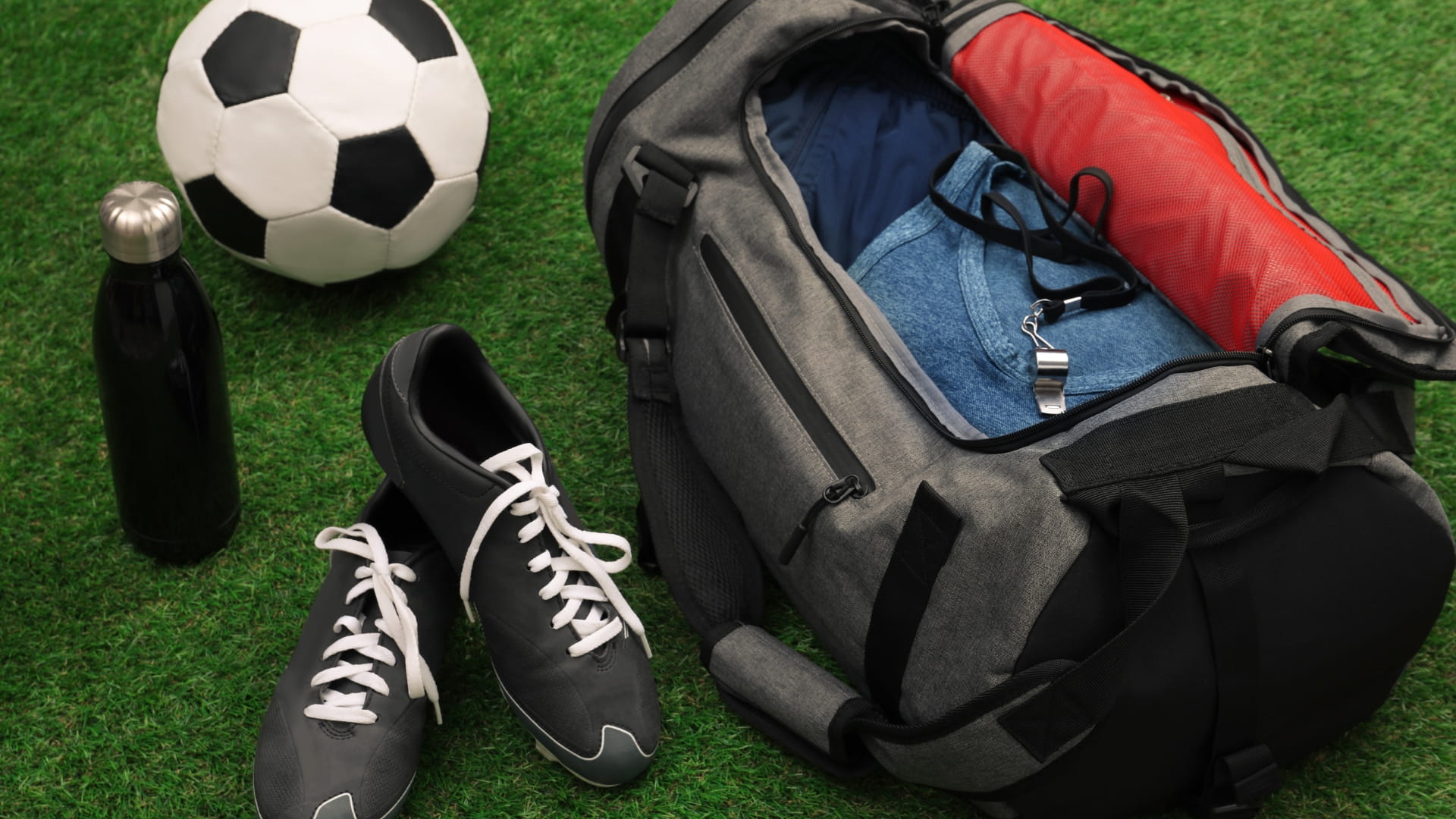 Ultimate Packing Tips for your Gym Bag | Fitness First